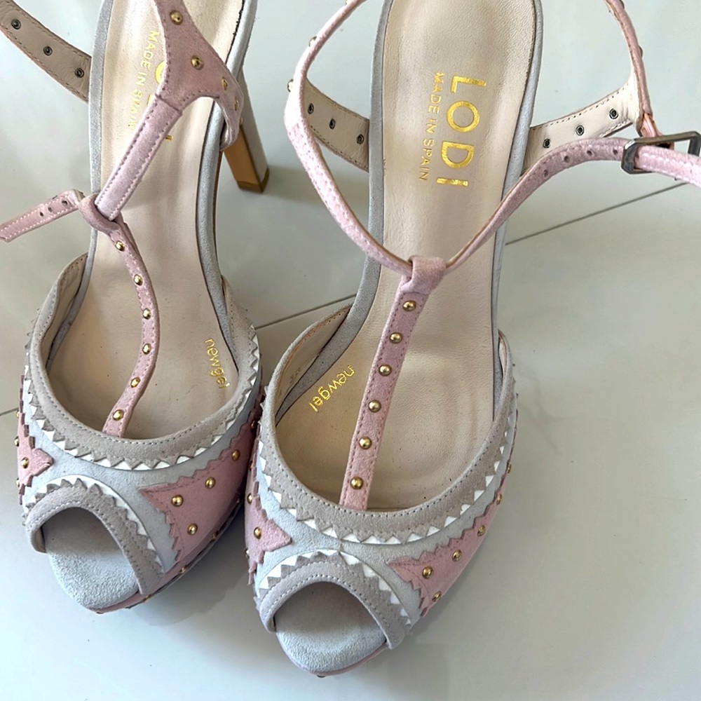 Designer Lodi heels like new wore once